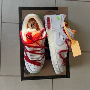 Nike dunk low off-white lot 40